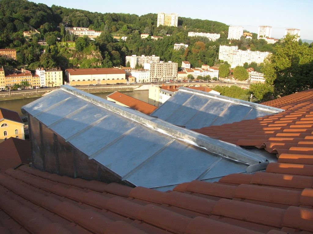 Rénovation de lucarnes en zinc sur Lyon 5